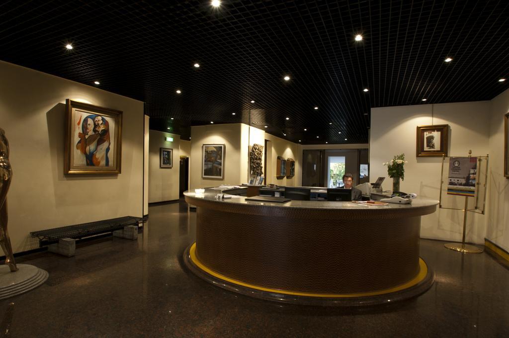 Victor Hotel Bari Inreriör bild