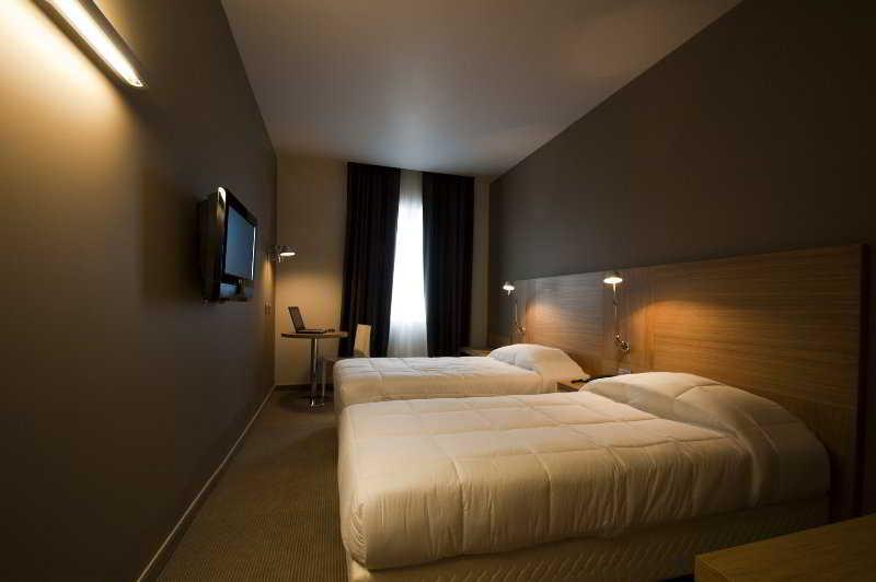 Victor Hotel Bari Rum bild