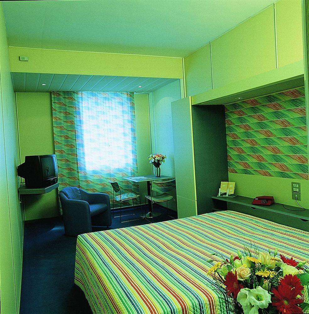 Victor Hotel Bari Rum bild